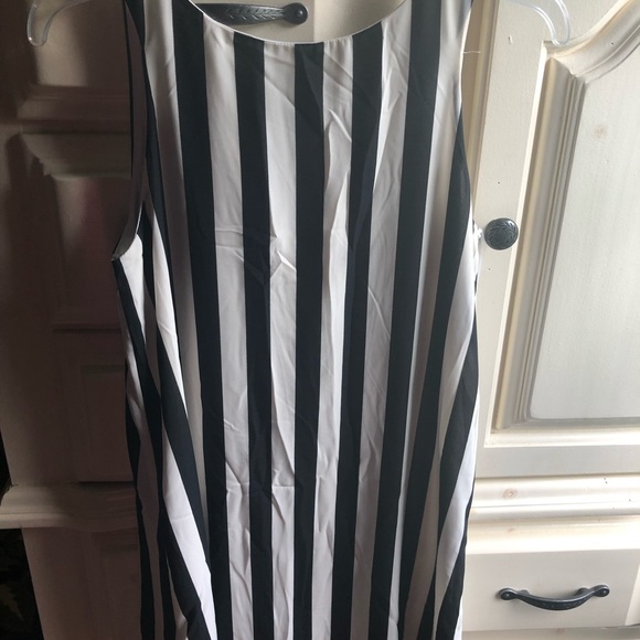 Cute dresses bundle - Picture 7 of 8